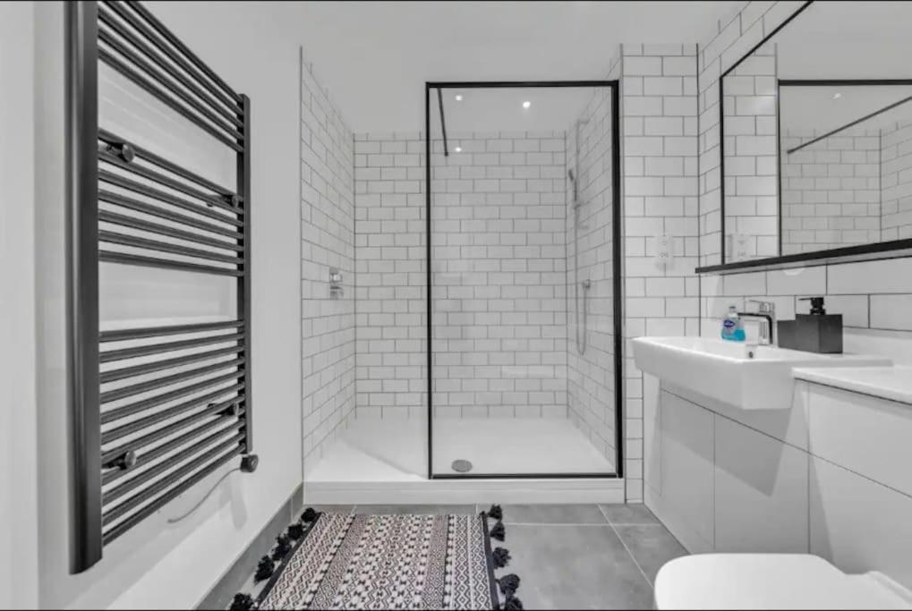 Deluxe 1 Bed In Colindale Wembley With Freewifitv Apartment London Luaran gambar