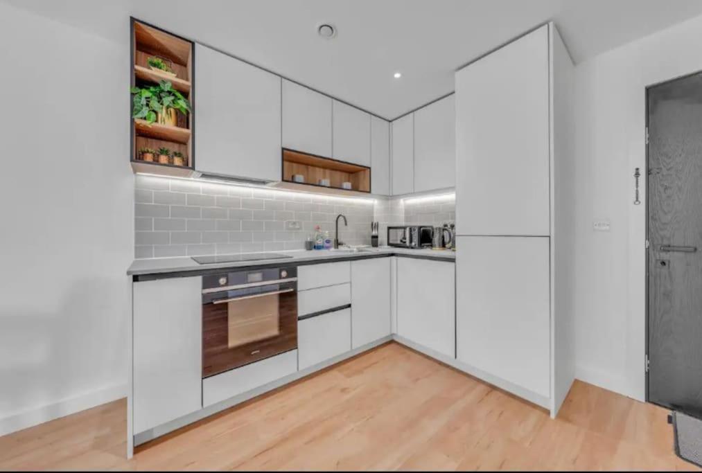 Deluxe 1 Bed In Colindale Wembley With Freewifitv Apartment London Luaran gambar